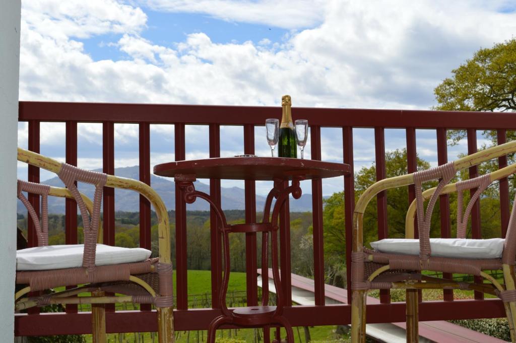 La Ferme Ostalapia Bed & Breakfast Ahetze Ruang foto