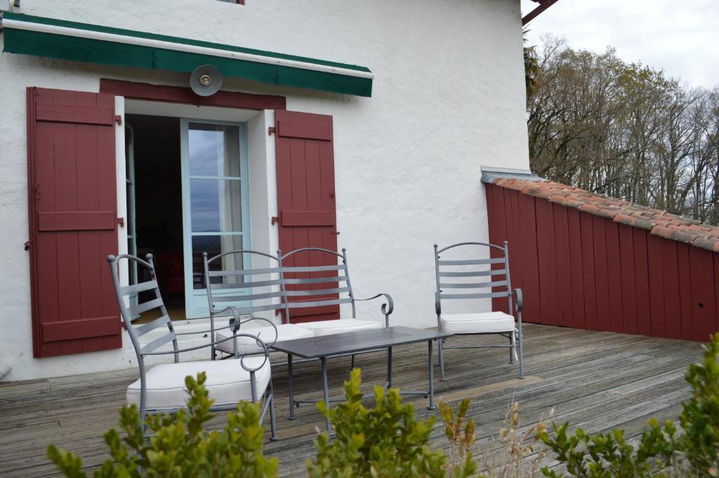 La Ferme Ostalapia Bed & Breakfast Ahetze Ruang foto