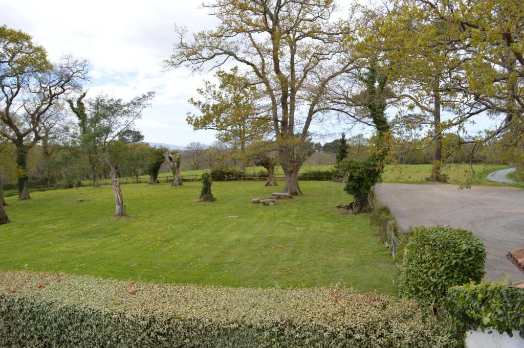La Ferme Ostalapia Bed & Breakfast Ahetze Bagian luar foto